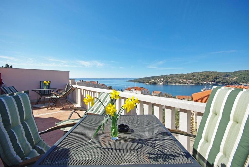 Apartments Villa Rose Sumartin Exterior foto