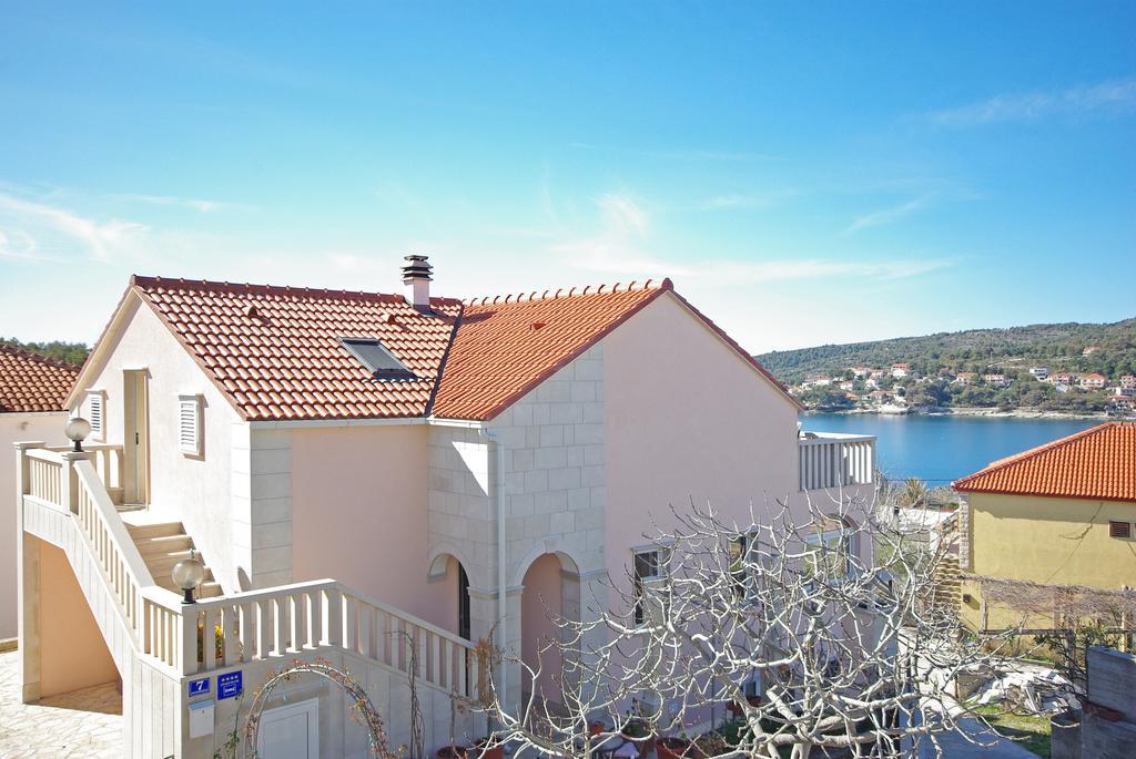 Apartments Villa Rose Sumartin Exterior foto